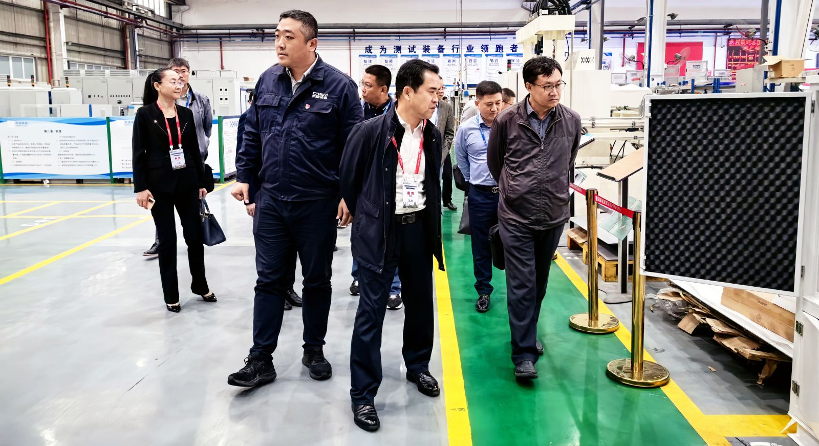 参观中国汽研-重庆凯瑞装备04.jpg